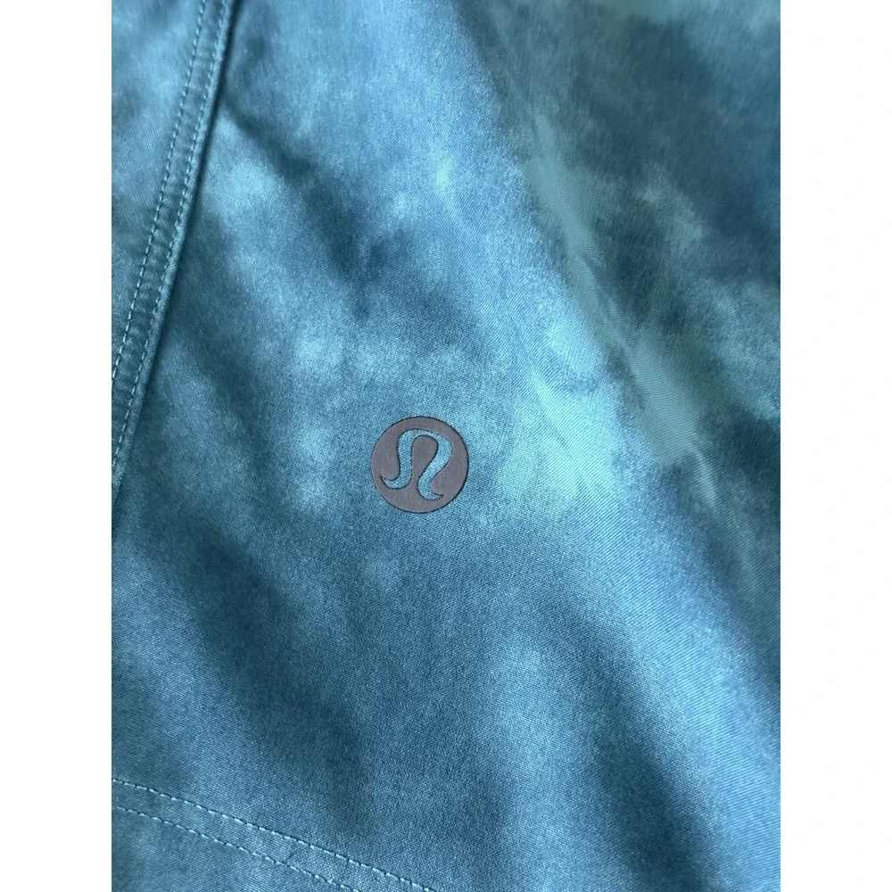 Lululemon Men's Shorts Size Large Pace Breaker 9